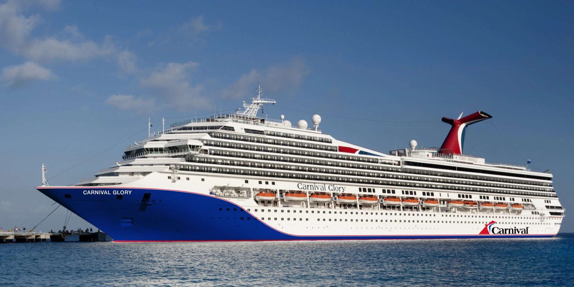 CL_GL_Carnival Glory_at dock (5)